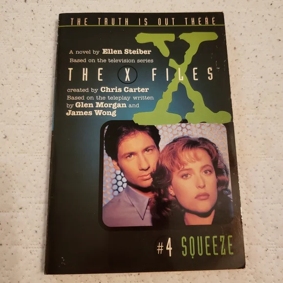 👽 X-Files Chapter Books 👽 - Picture 8 of 14